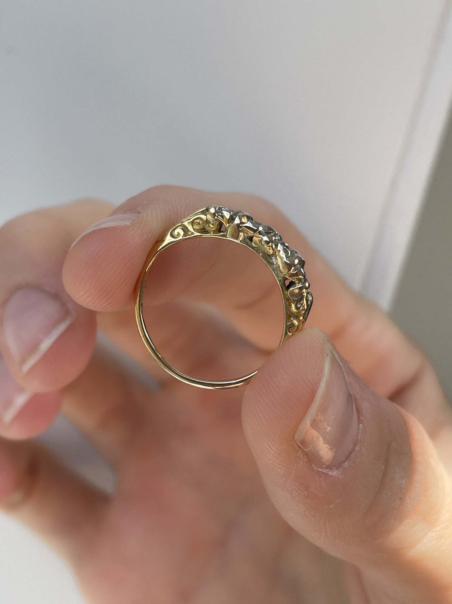 Antique 5-stone diamond ring on 14ct gold