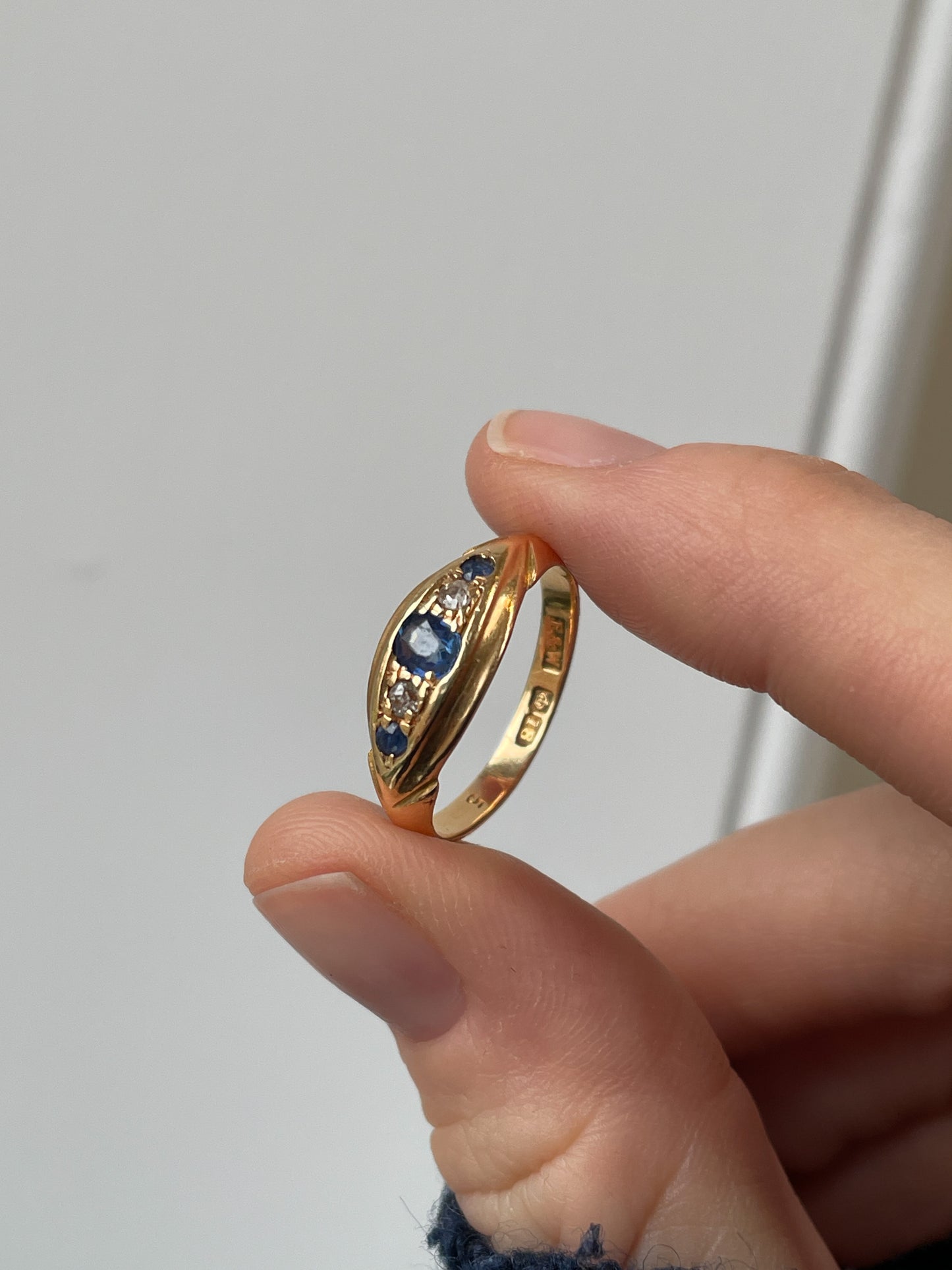 Antique sapphire and diamond boat ring on 18ct gold