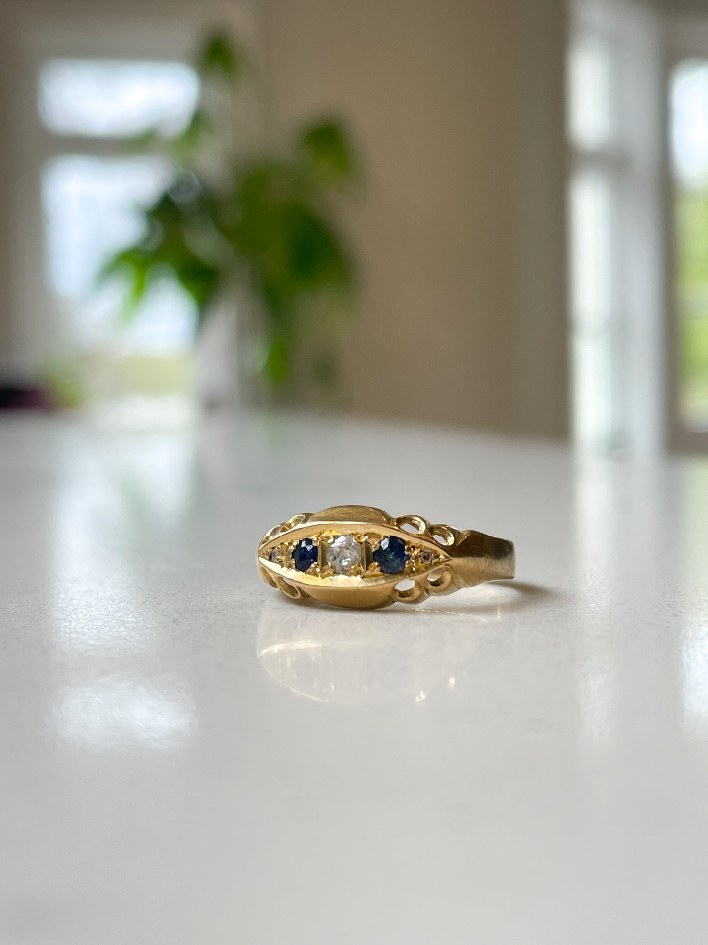 Antique sapphire and diamond boat ring on 9ct gold
