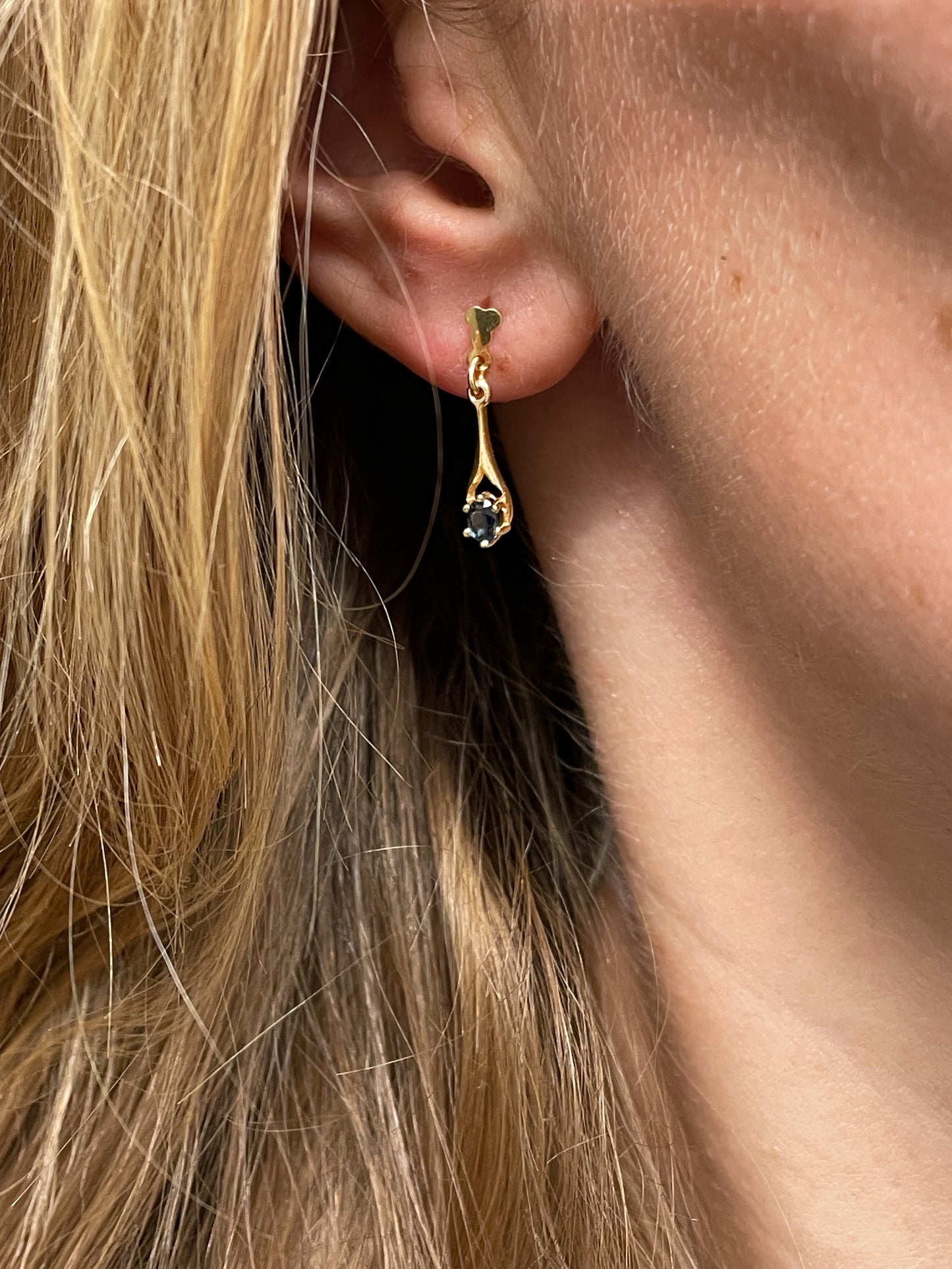 9ct gold sapphire drop earrings