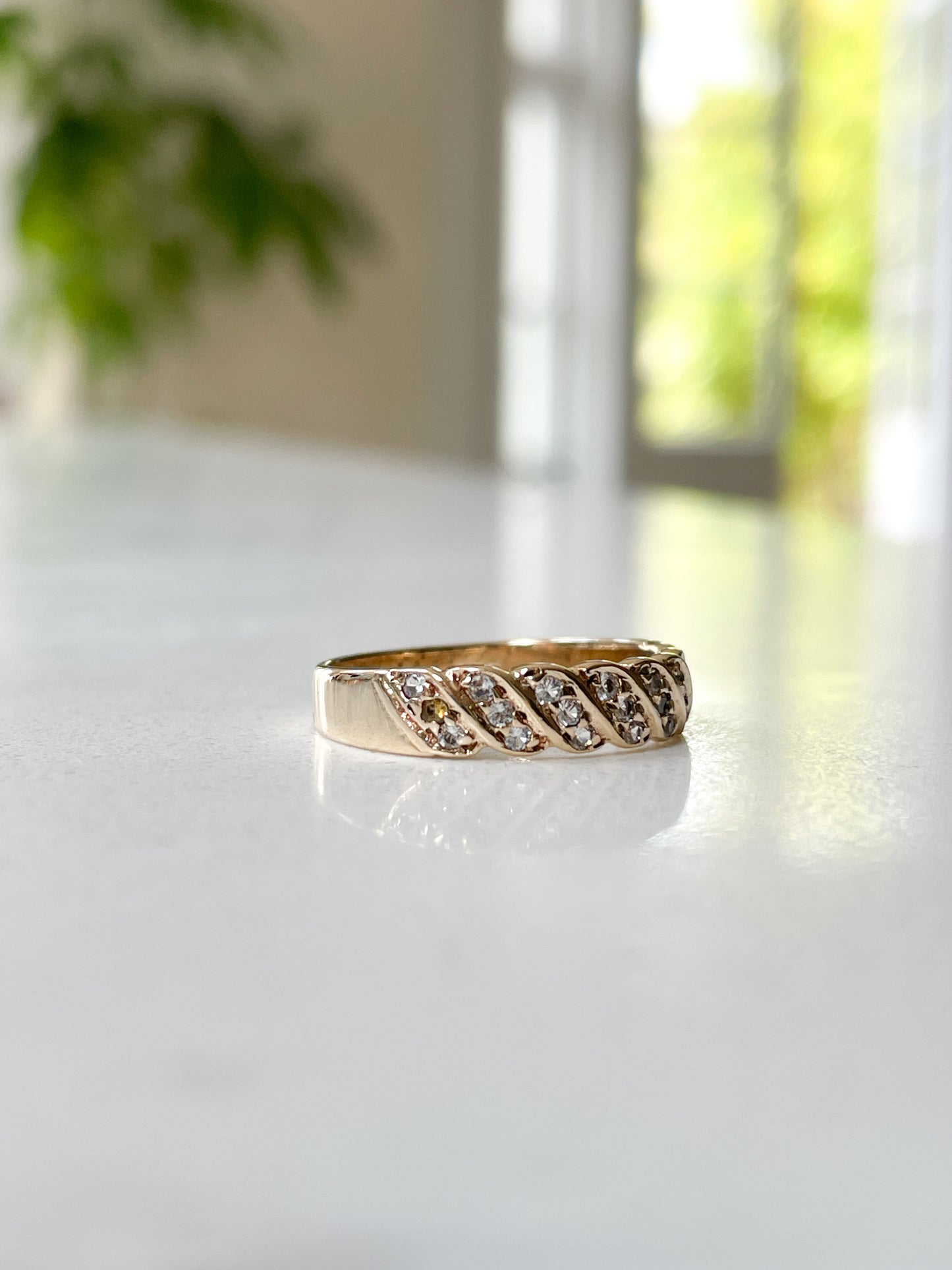 Vintage diamond twist ring on 9ct gold