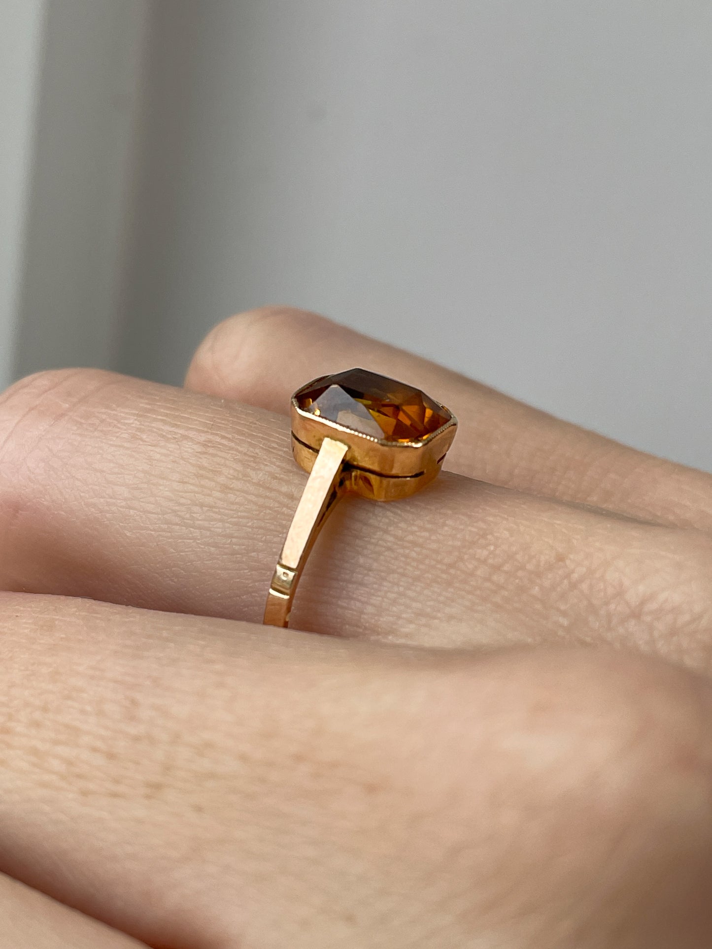 Citrine solitaire ring on 9ct gold