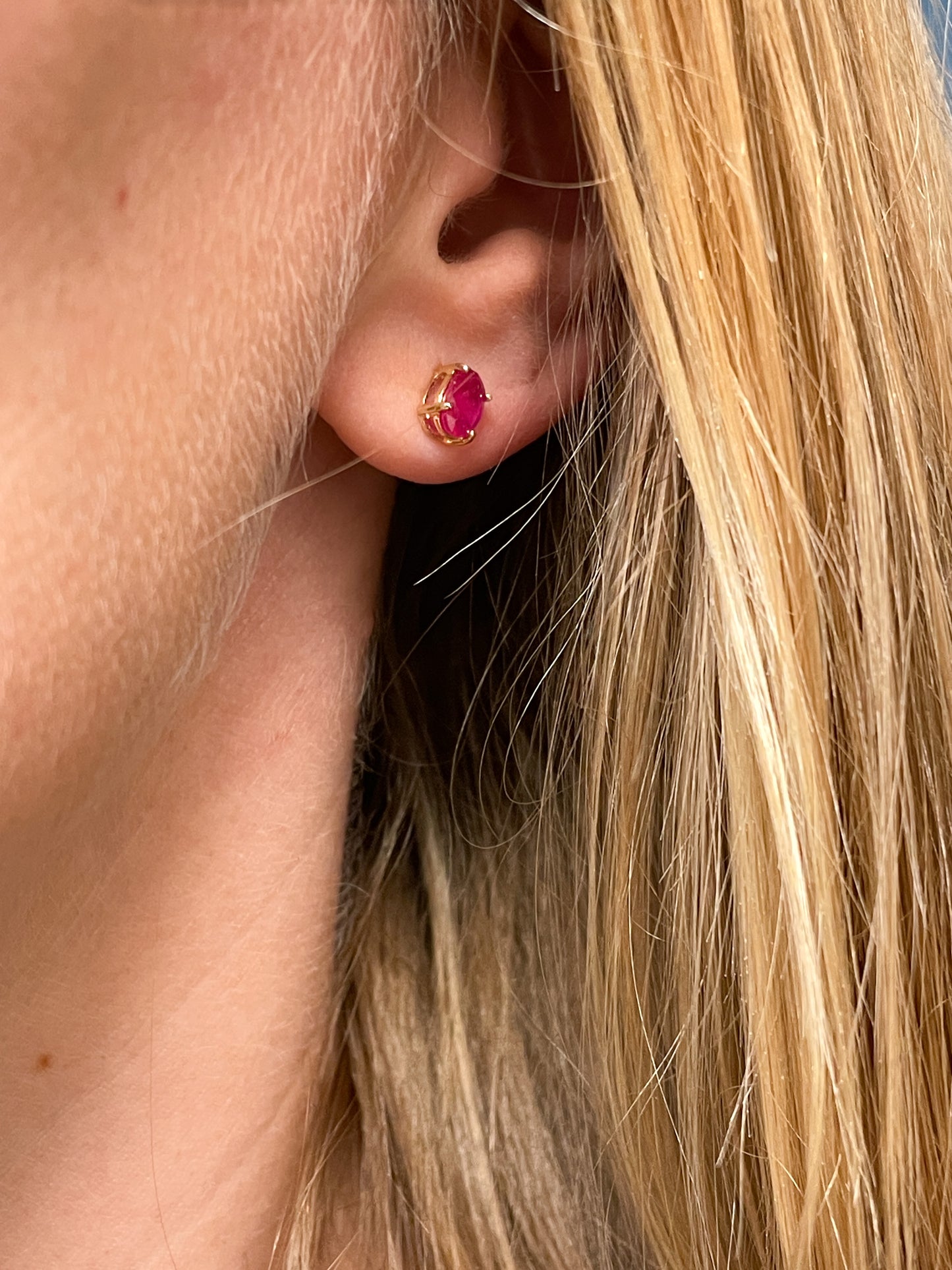 9ct Vintage ruby earrings