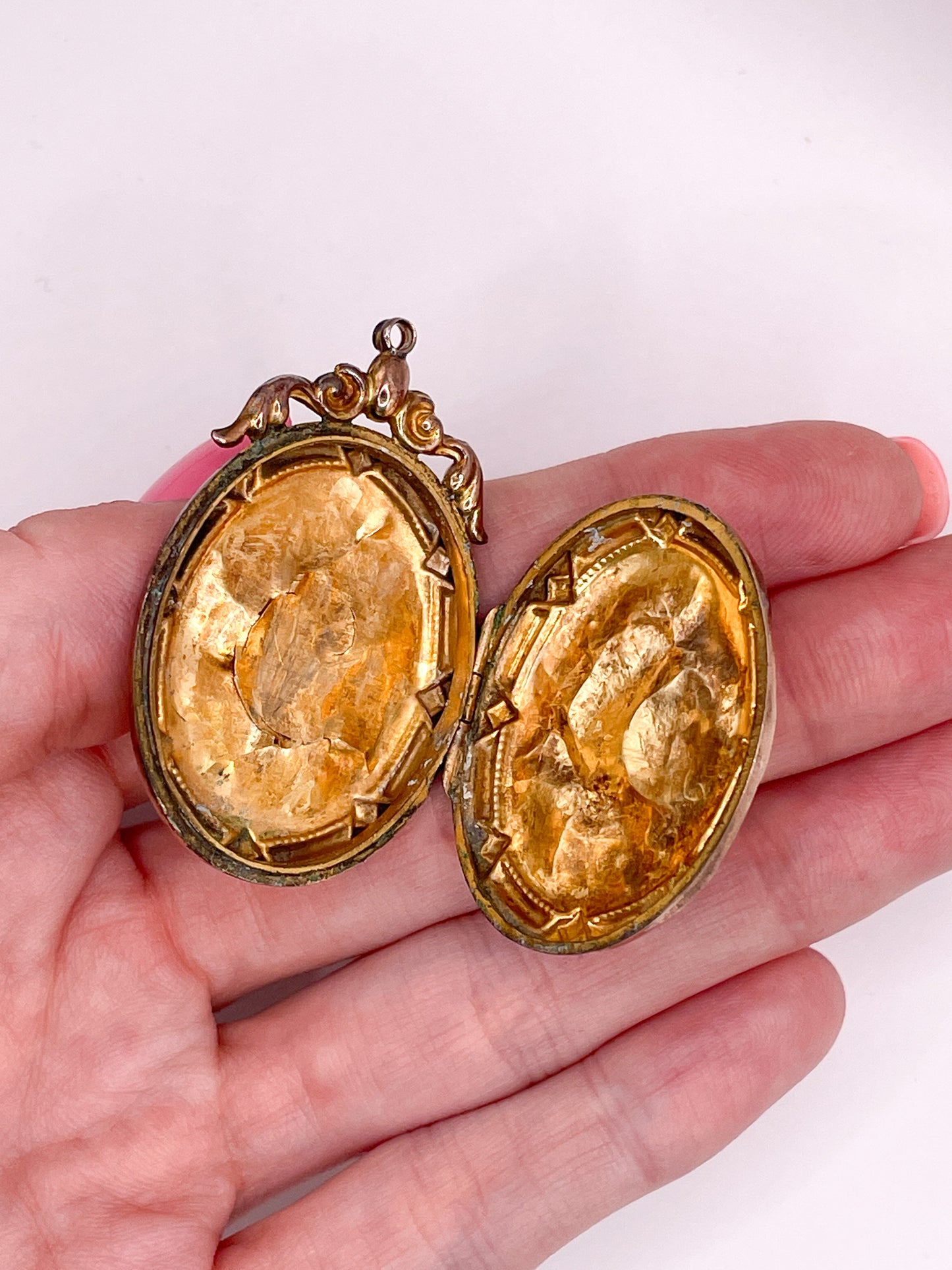 Antique 9ct gold locket by Abel and Charnell