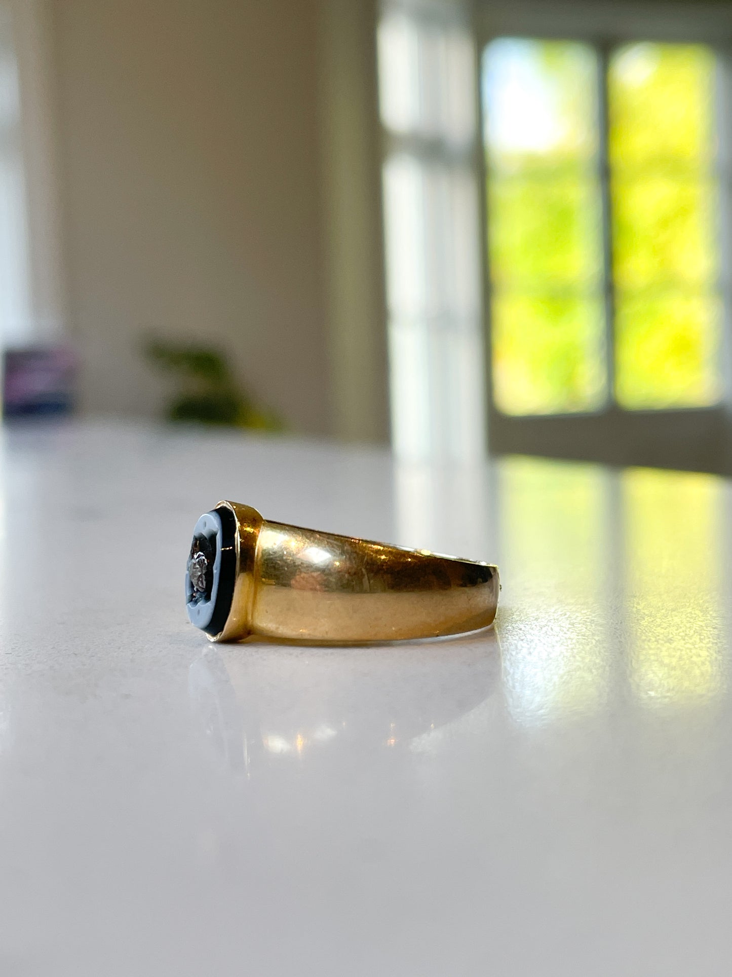 Victorian memorial ring with diamond and sardonyx on 18ct gold