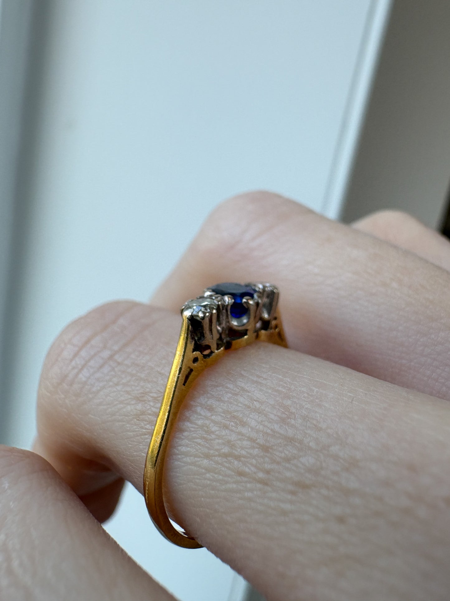 Vintage sapphire and diamond trilogy ring on 18ct gold