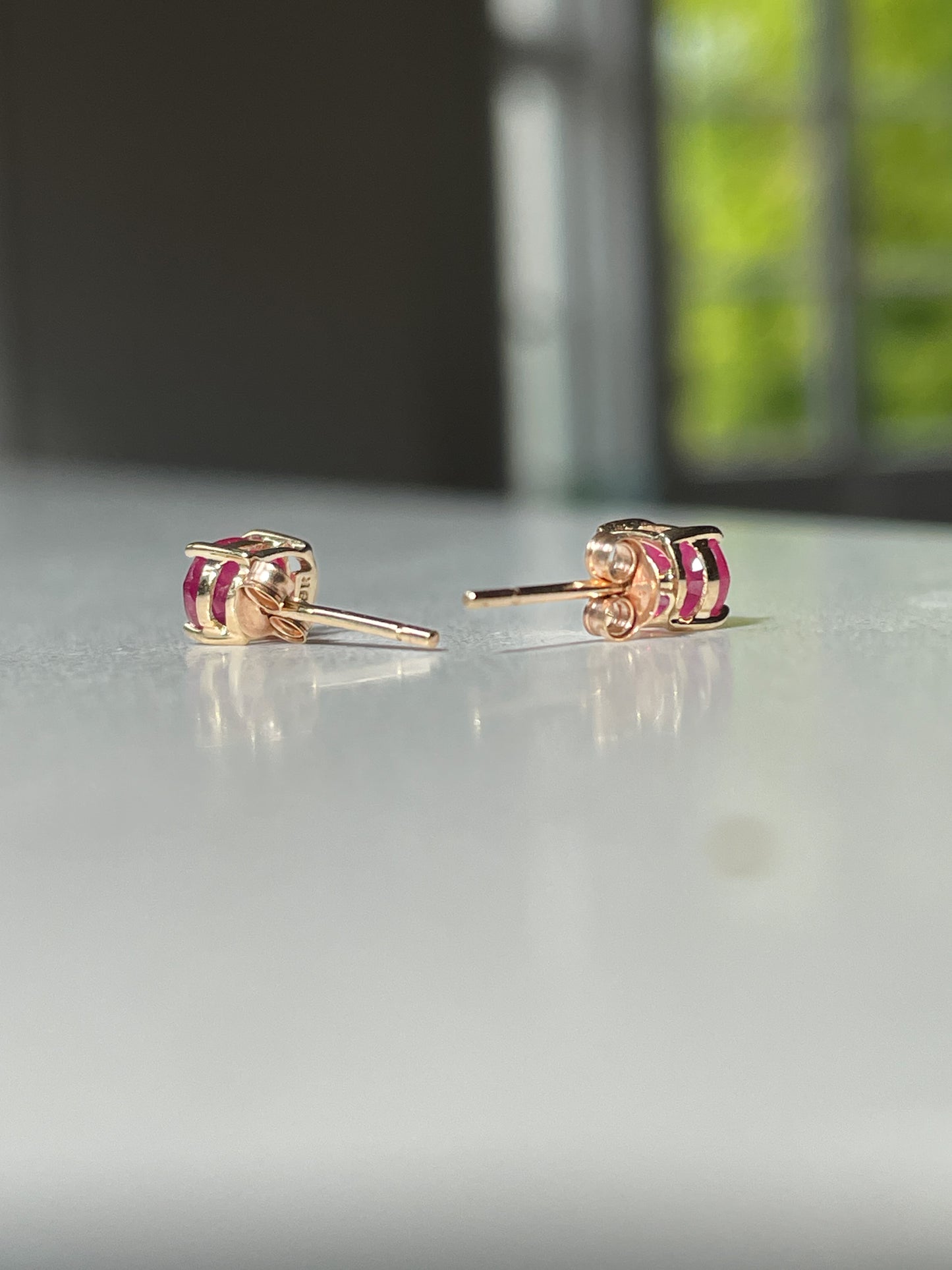 9ct Vintage ruby earrings