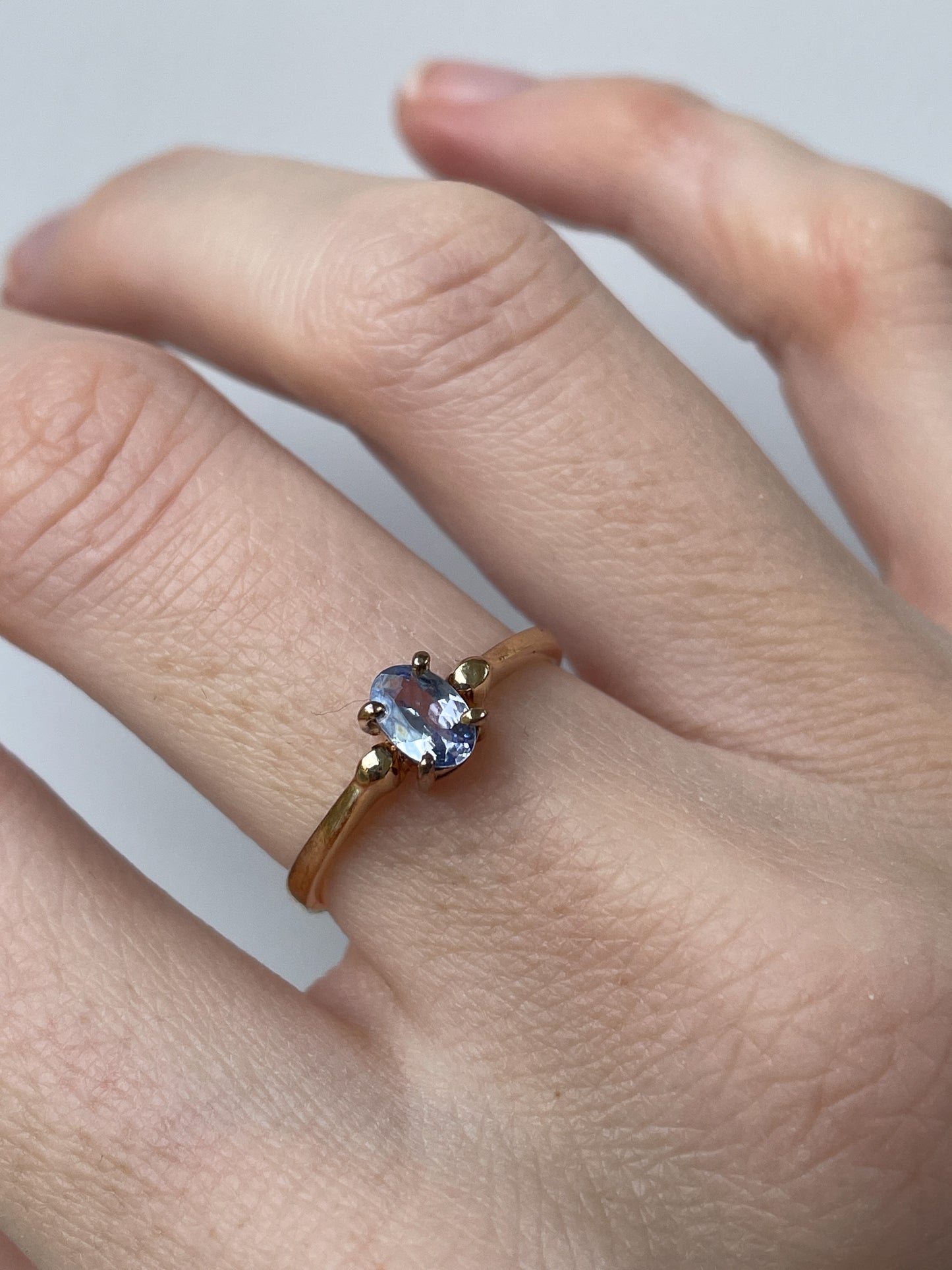 Vintage tanzanite single stone ring