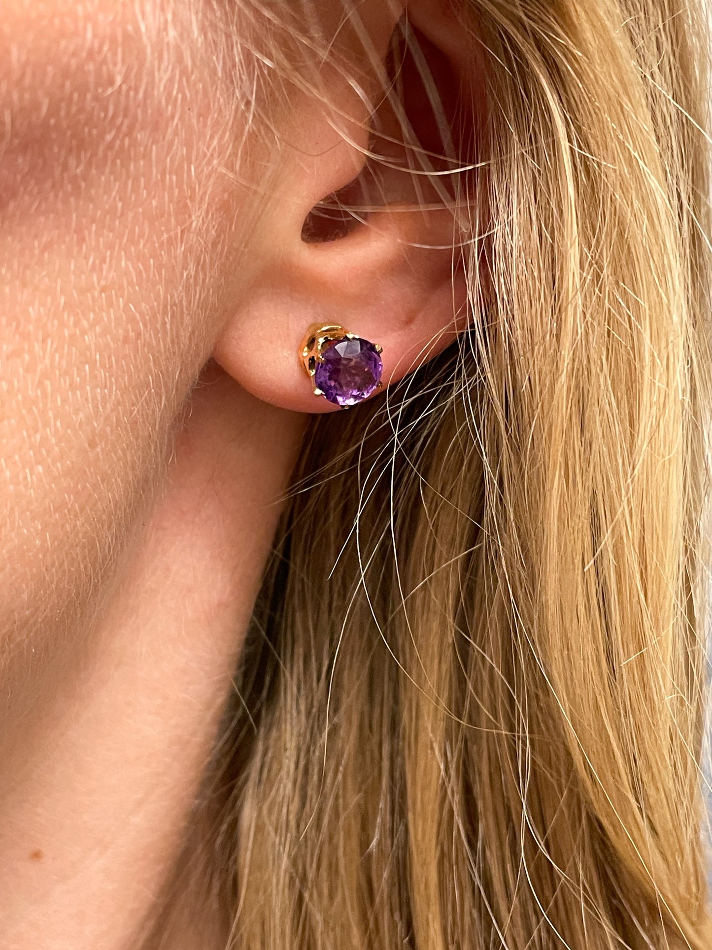 9ct Amethyst stud earrings