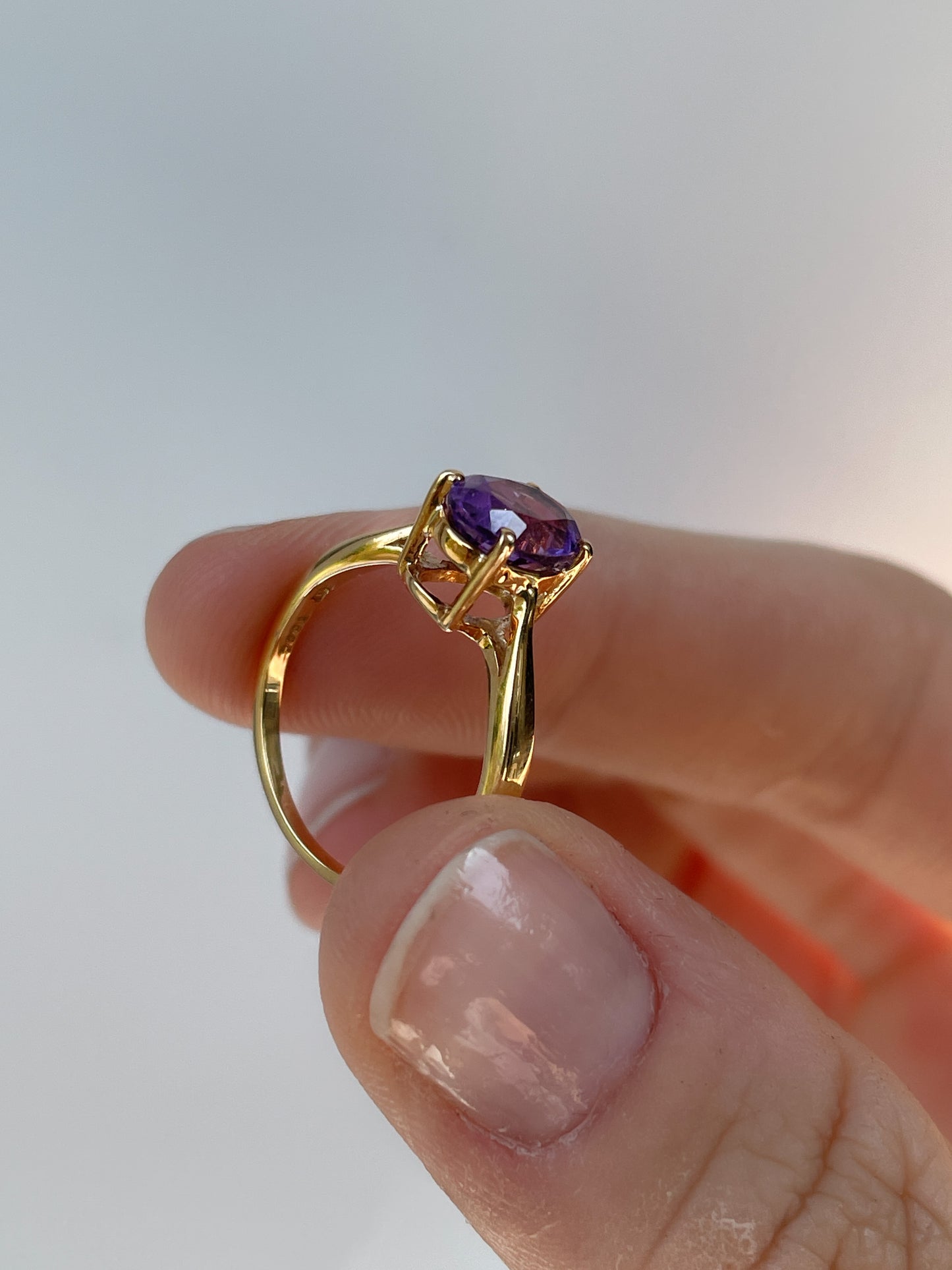 Pre-loved amethyst solitaire ring on 10k gold