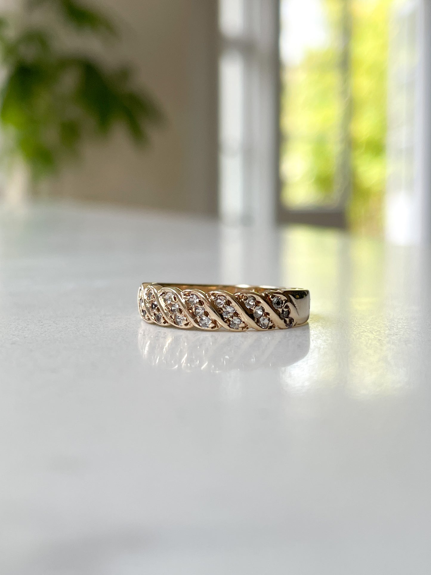 Vintage diamond twist ring on 9ct gold