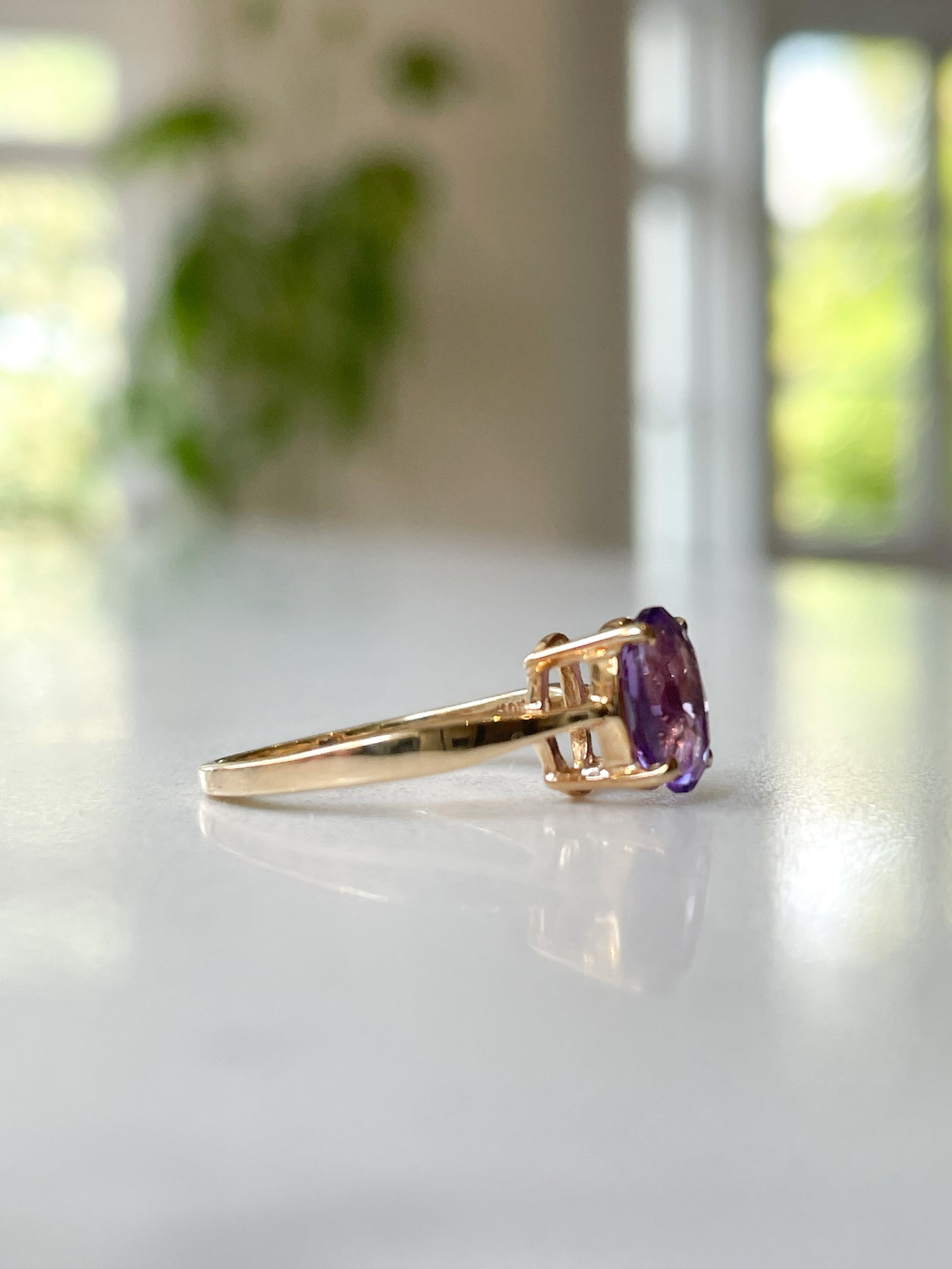 Pre-loved amethyst solitaire ring on 10k gold