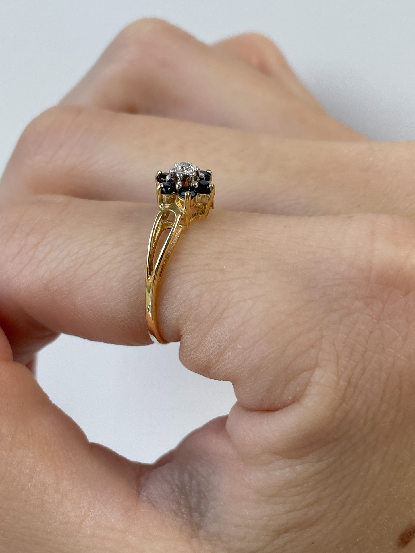 Vintage blue spinel and diamond floral cluster ring