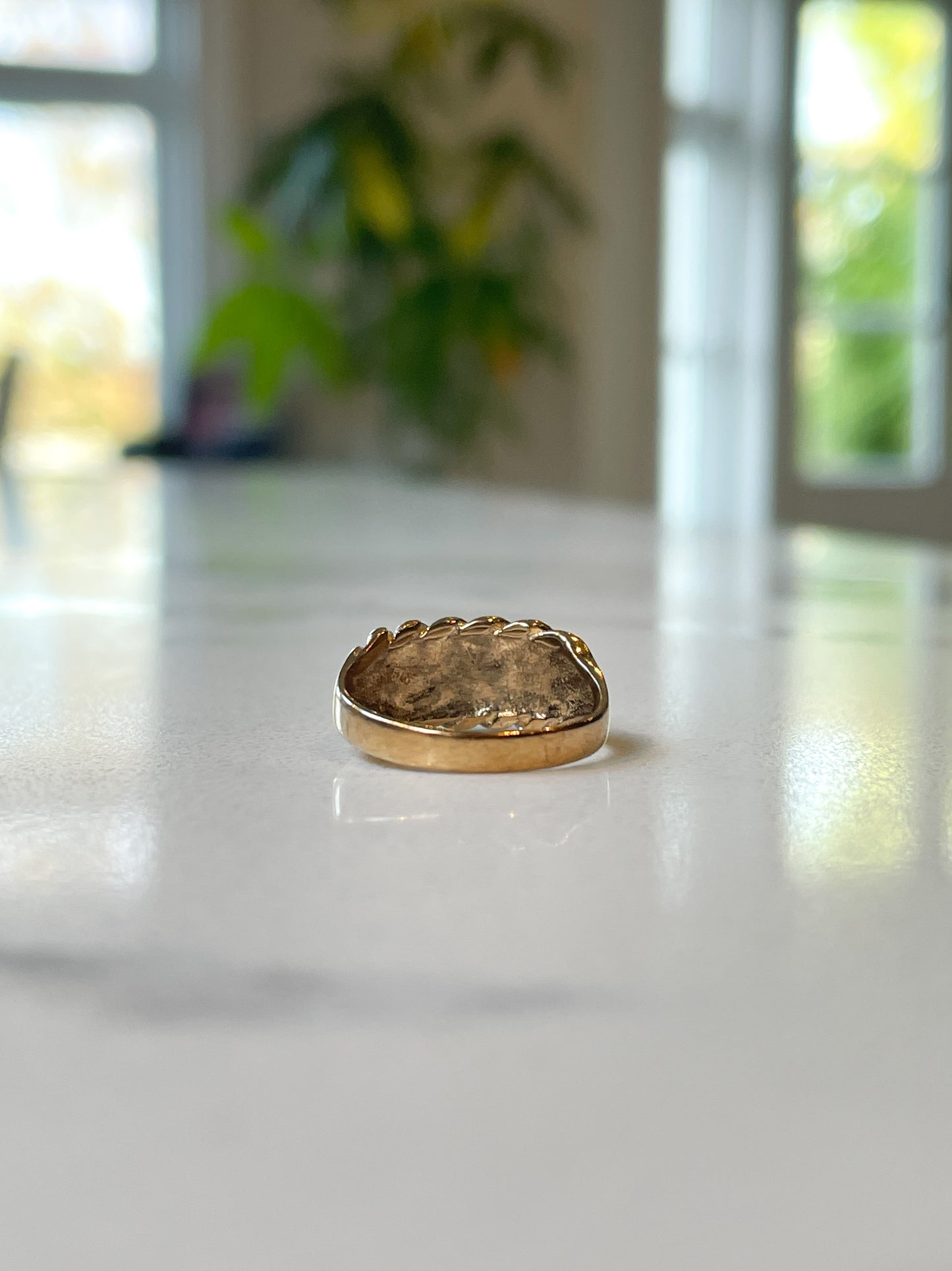 Vintage 9ct gold keeper ring