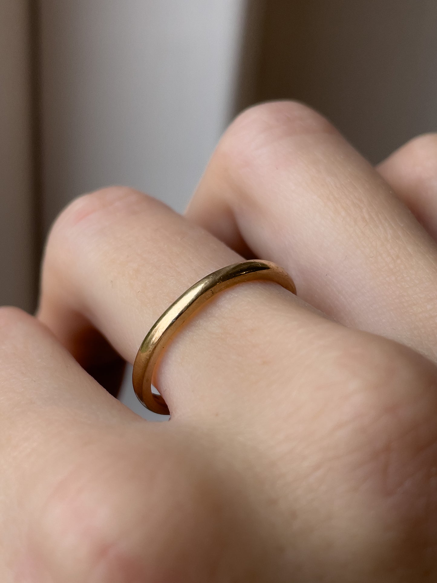 A 1960s vintage gold band ring, 9ct gold
