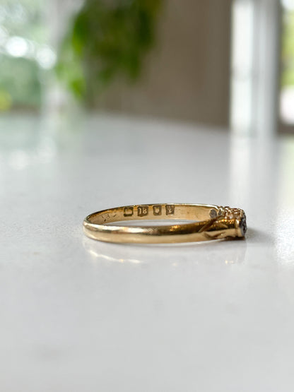 Antique diamond 5 stone ring on 18ct gold