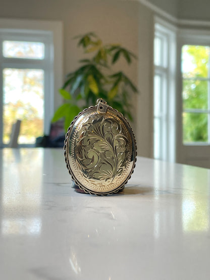 Large 1970s gold plated silver locket