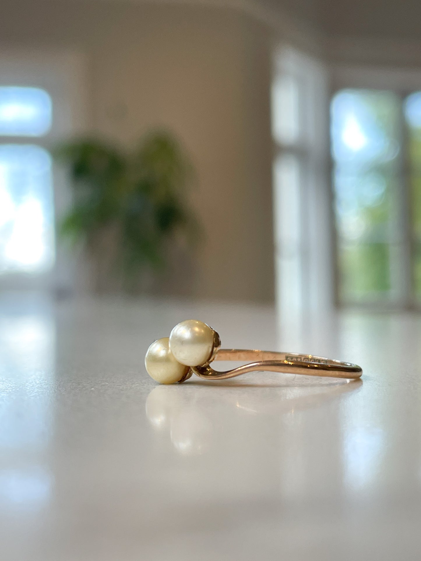 Vintage pearl toi-et-moi ring