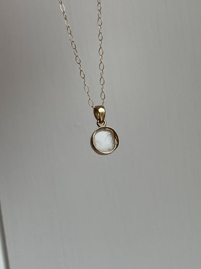 Vintage opal pendant with 9ct gold fine chain