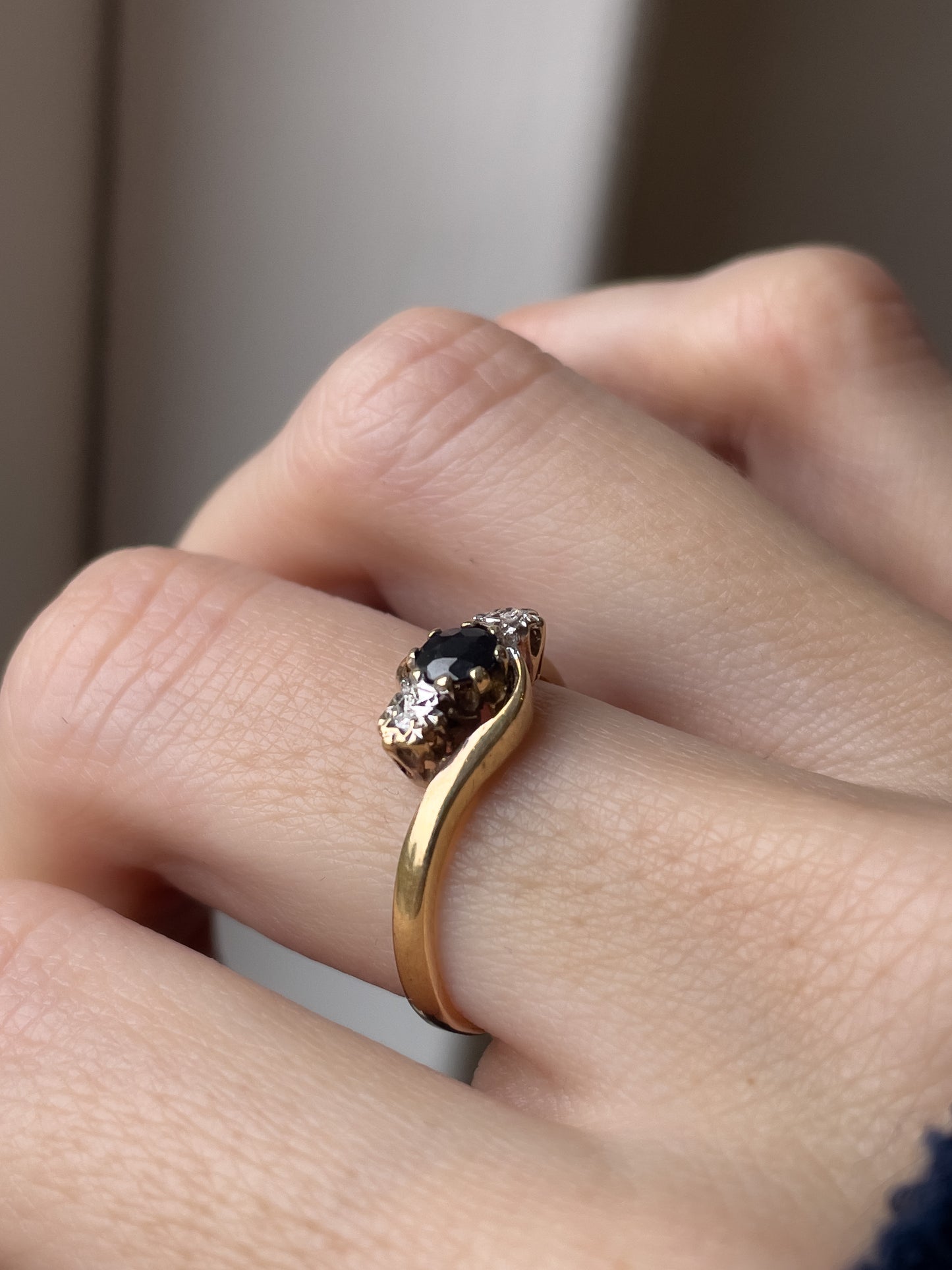 Vintage sapphire and diamond trilogy ring on 9ct gold