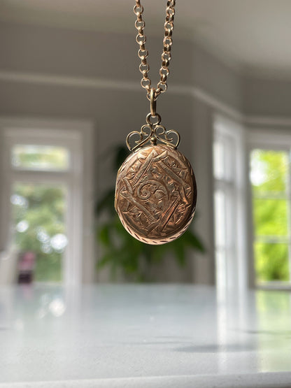 Antique gold plated photo locket with 9ct gold plated belcher chain