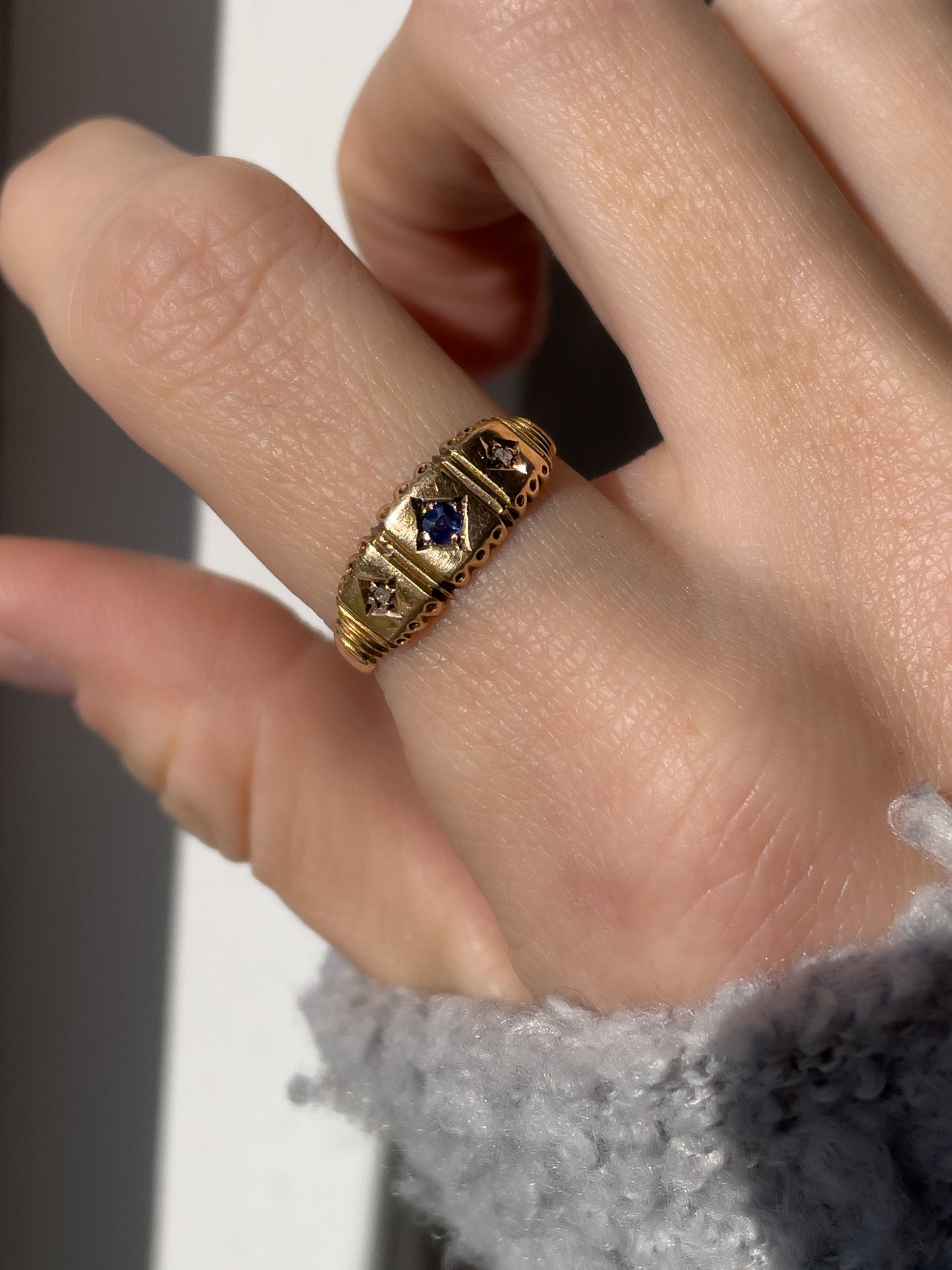 Antique sapphire and diamond ring on 15ct gold, made in 1906