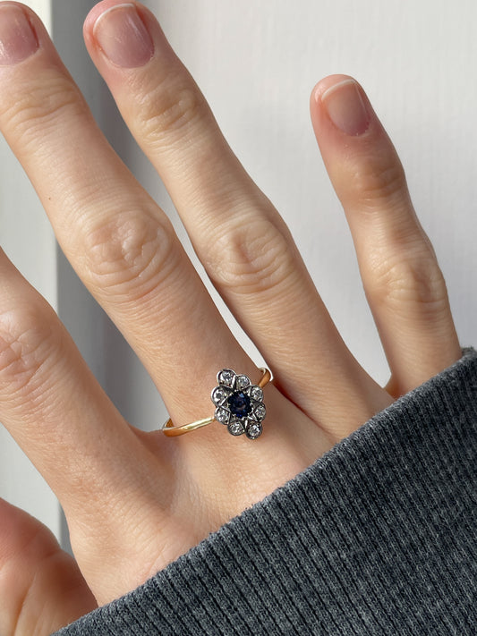 Antique sapphire and diamond cluster ring 18ct/plat