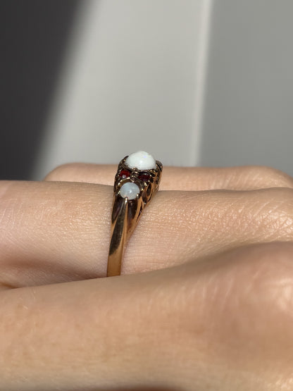 Vintage opal and garnet ring on 9ct gold