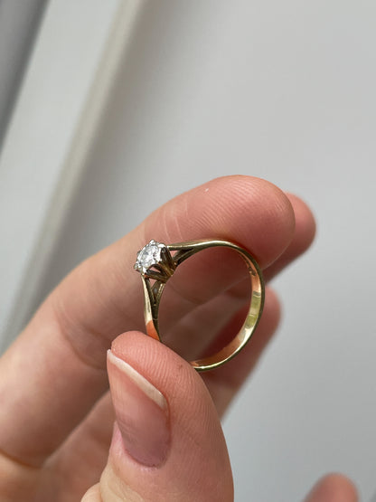 Vintage diamond solitaire ring made in the year 2000