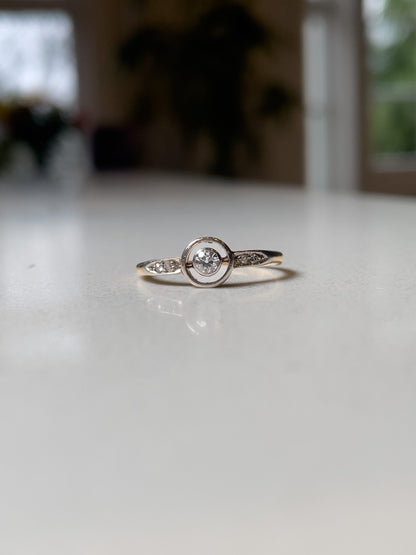 Vintage 1930s diamond ring on 18ct gold