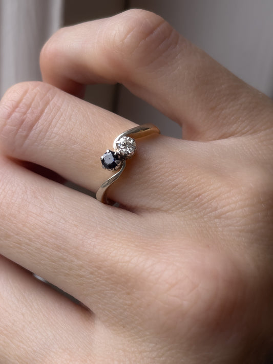 Antique sapphire and diamond toi-et-moi ring on 18ct gold