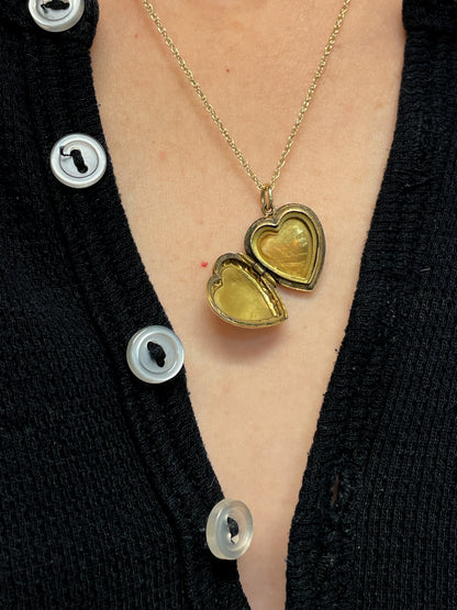 Vintage heart locket with 9ct gold chain