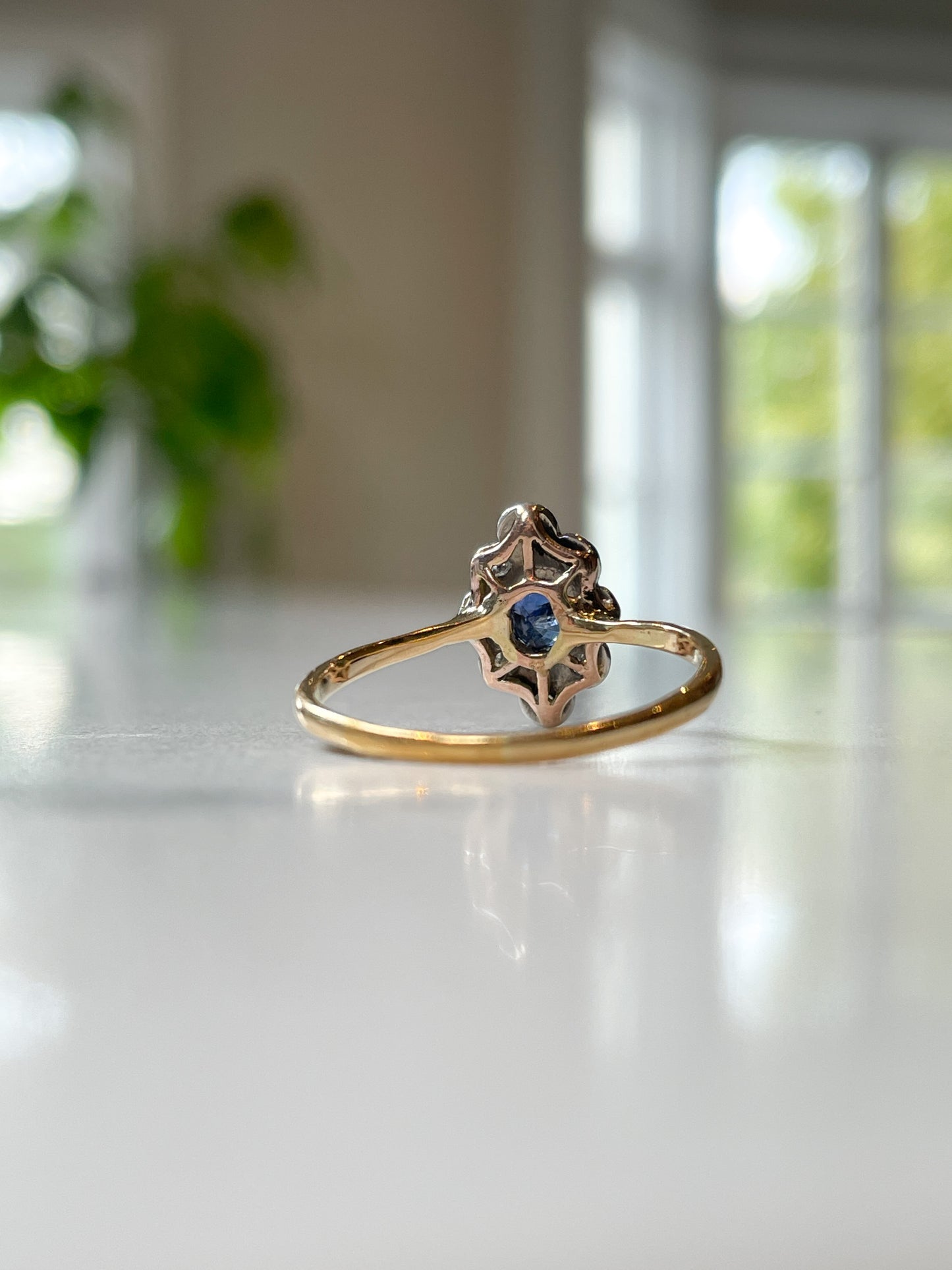 Antique sapphire and diamond cluster ring 18ct/plat