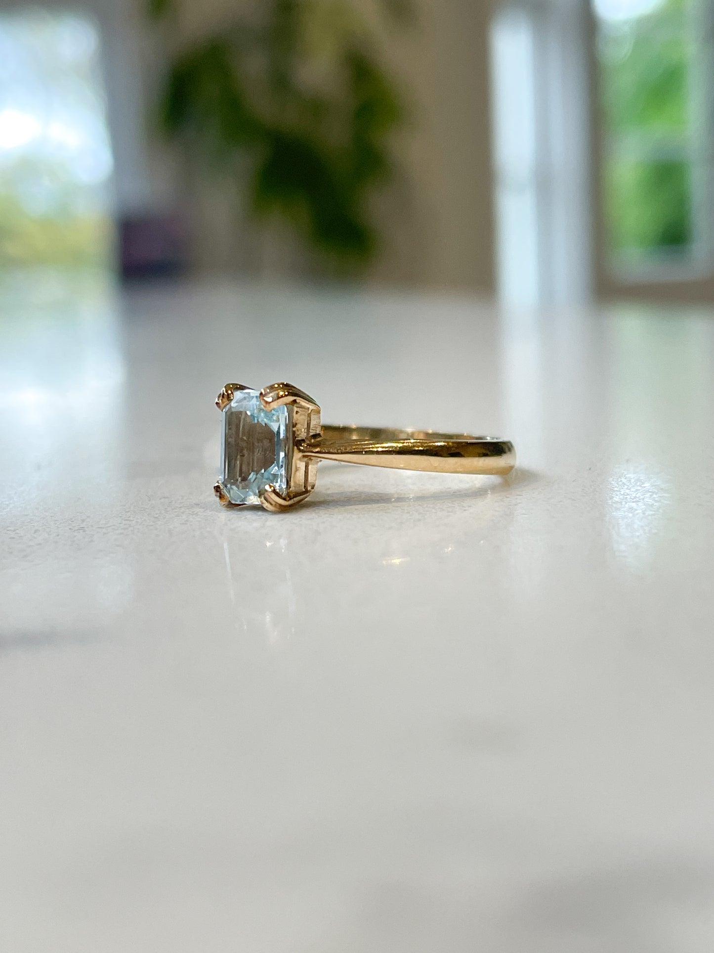 Vintage aquamarine solitaire ring on 9ct gold
