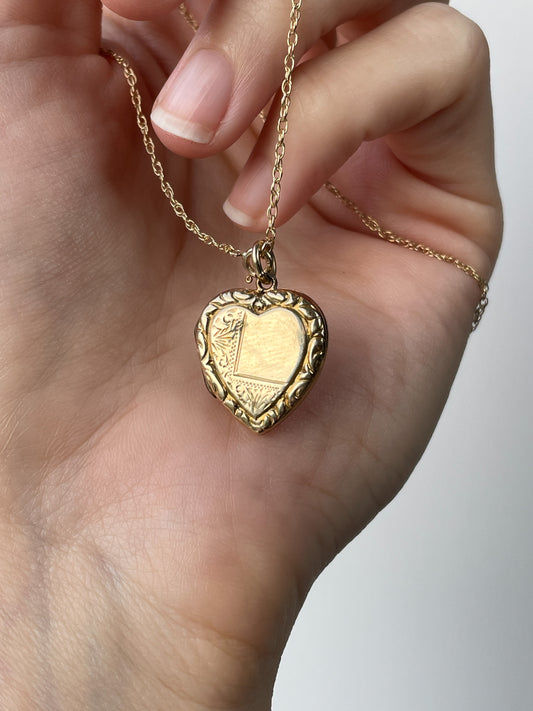 Vintage heart locket with 9ct gold chain