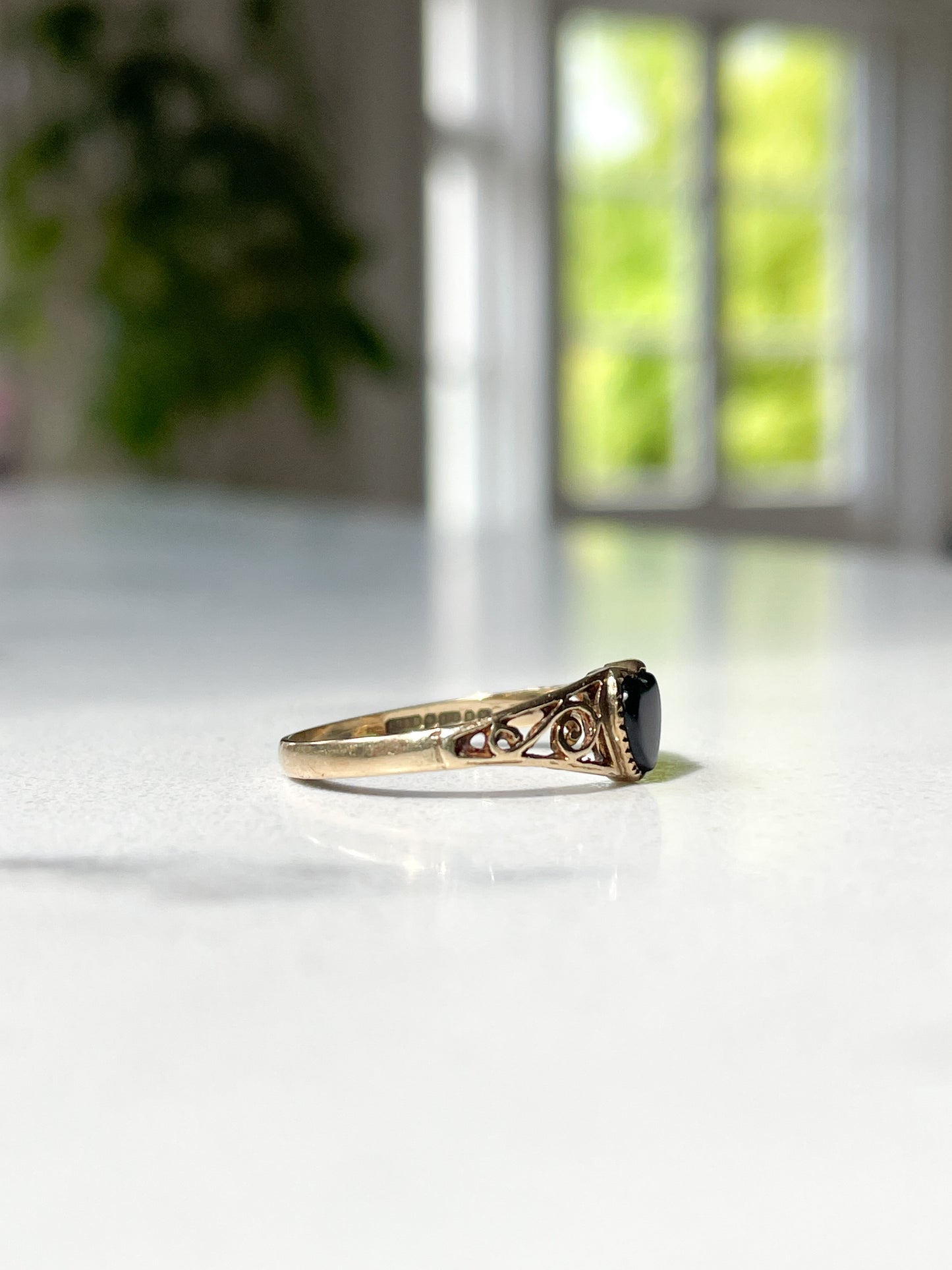 Vintage onyx heart ring on 9ct gold