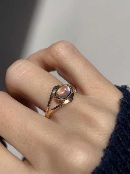 Vintage moonstone ring on 9ct gold