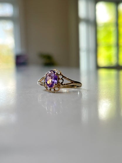 Vintage 1980s amethyst solitaire ring on 9ct gold
