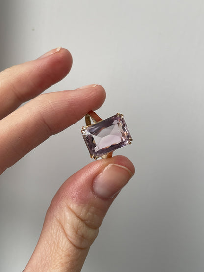 Vintage 1960s 9ct gold amethyst cocktail ring