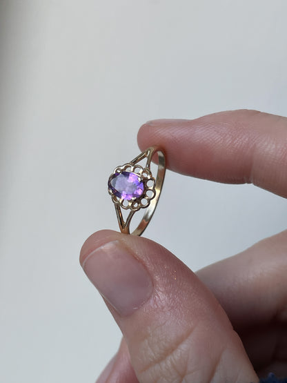 Vintage 1980s amethyst solitaire ring on 9ct gold