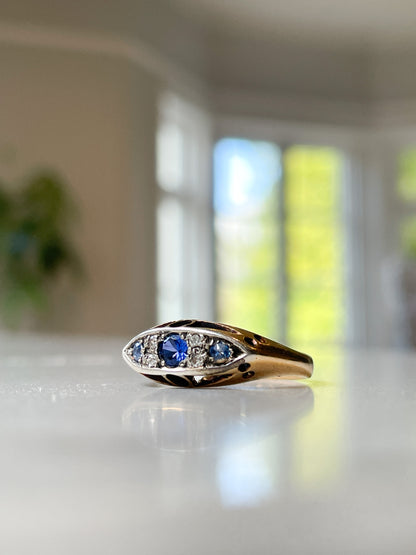 Antique 18ct gold sapphire and diamond boat ring - early 20th century