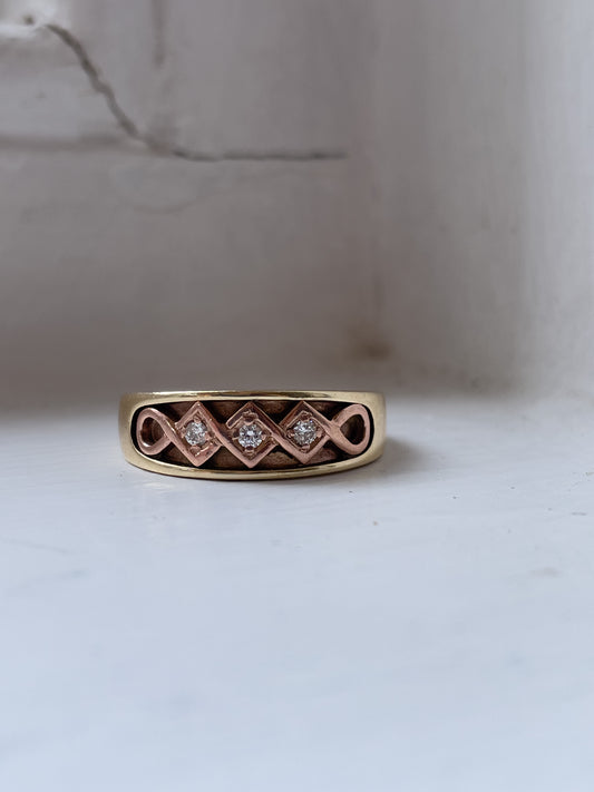 Vintage heavy clogau band with diamonds (9ct gold)