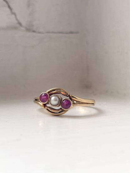 Vintage seed pearl and ruby trilogy ring on 18ct gold