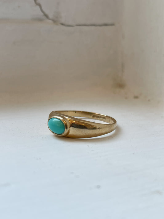 Vintage turquoise pinky ring on 9ct gold