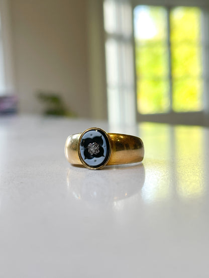 Victorian memorial ring with diamond and sardonyx on 18ct gold