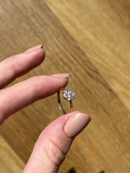 Vintage white sapphire daisy ring