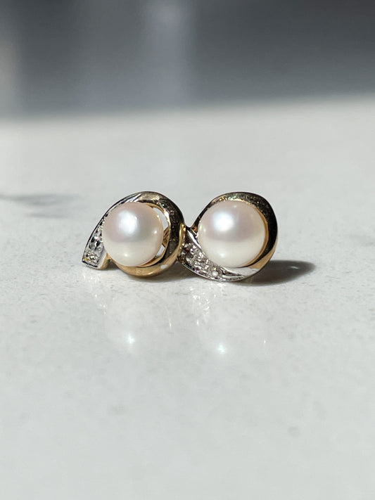 Vintage cultured pearl earrings