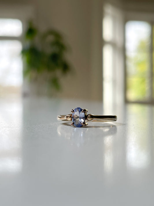 Vintage tanzanite single stone ring