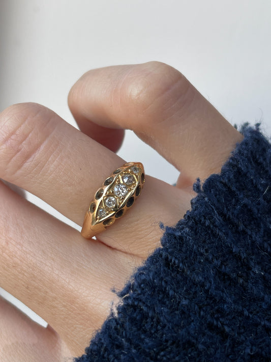 Antique diamond 5-stone ring on 18ct gold