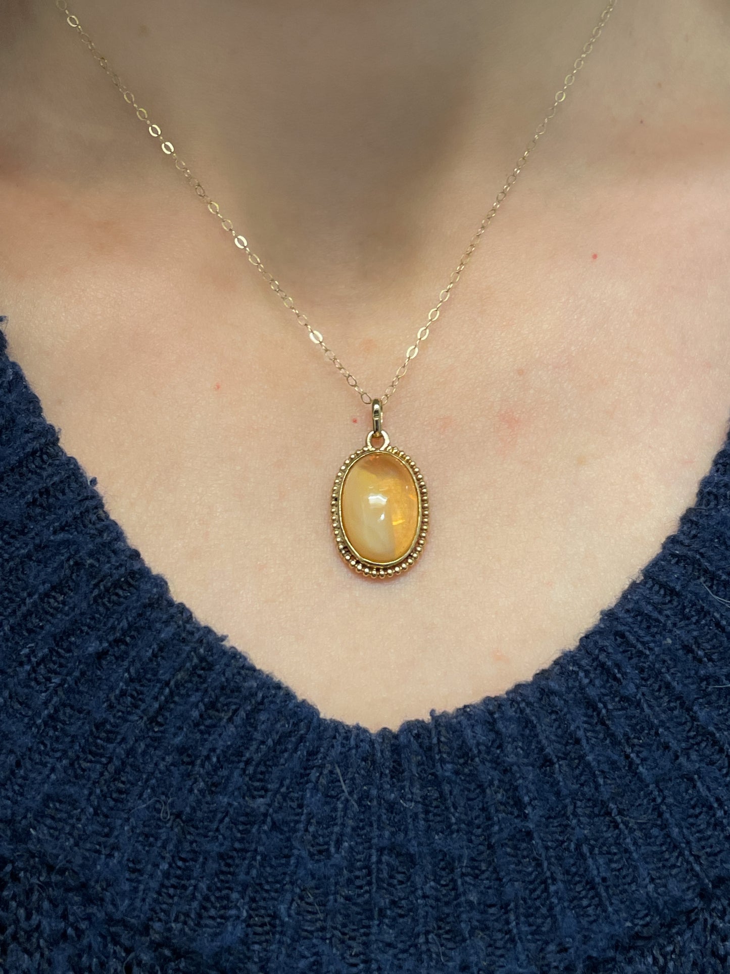 Vintage orange opal pendant 9ct gold and chain